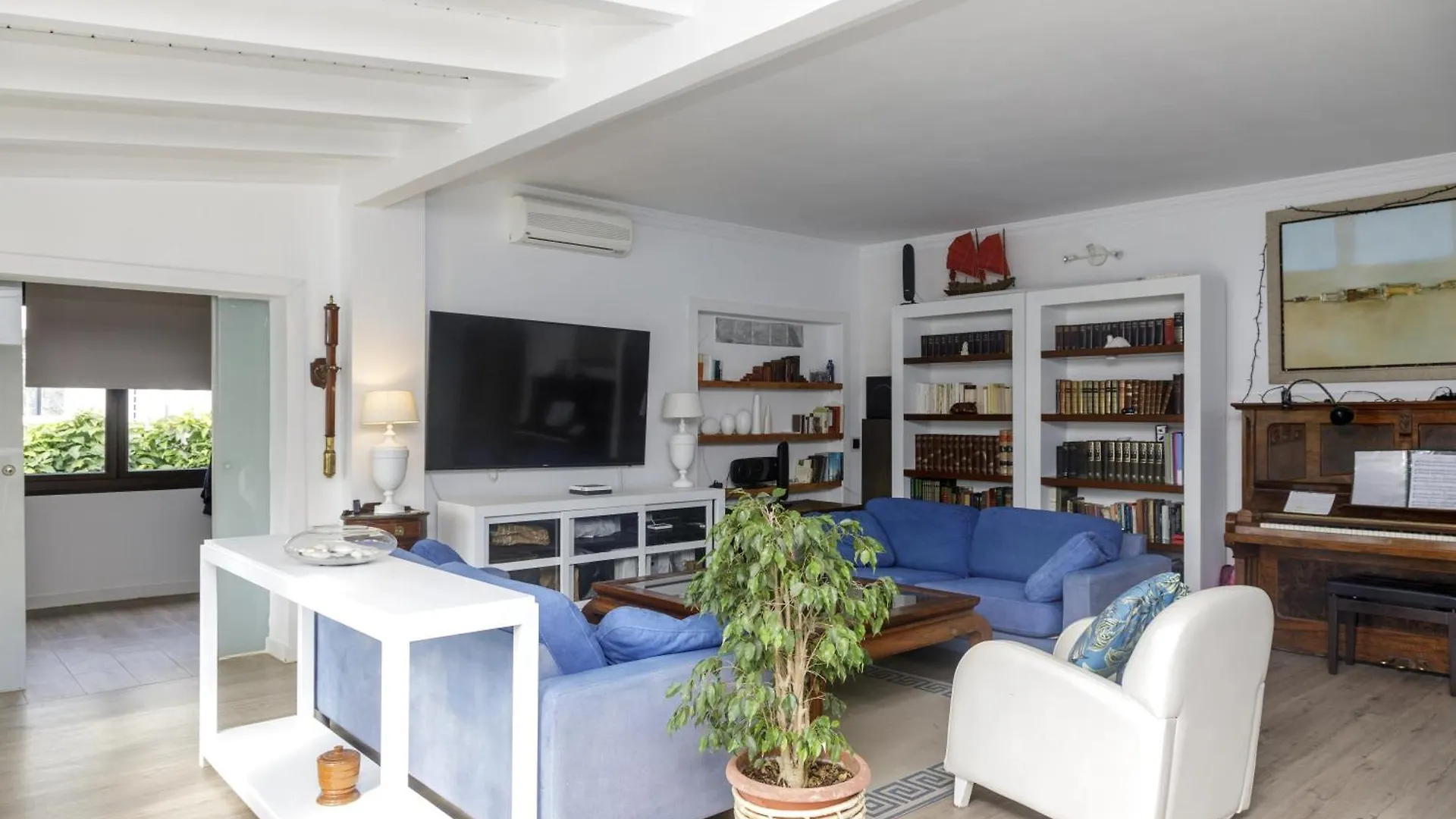 Chalet En La Playa Con Piscina 马尔韦利亚 西班牙